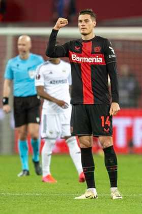 Der Doppeltorschuetze Patrik Schick (Bayer 04 Leverkusen, 14) reckt seine Faust in die Hoehe. Fussball: UEFA Europa League, Saison 2023 2024, Achtelfinale, Rueckspiel, Bayer 04 Leverkusen - Qarabag FK am 14.03.2024 in der BayArena in Leverkusen. Foto: Kirchner-Media TH Copyright: xKirchner-Media THx