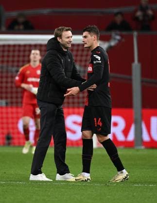 Jubel Sportdirektor Simon Rolfes (Bayer 04 Leverkusen), Patrik Schick (Bayer 04 Leverkusen), v.li. 14.03.2024, Fussball Europa League, Saison 2023 2024, Achtelfinale Rückspiel, Bayer 04 Leverkusen - Qarabag Agdam Leverkusen BayArena Nordrhein Westfalen Deutschland