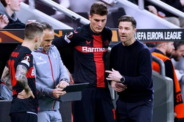 ALONSO Xabier Trainer Team Bayer 04 Leverkusen bei der Einwechslung von SCHICK Patrik und GRIMALDO Alejandro UEFA Europa League Saison 2023 - 2024 Achtelfinale Spiel Bayer 04 Leverkusen - Qarabag 3 : 2 am 15.03. 2024 in Leverkusen DFL REGULATIONS PROHIBIT ANY USE OF PHOTOGRAPHS as IMAGE SEQUENCES and or QUASI-VIDEO Copyright: xLacixPerenyix