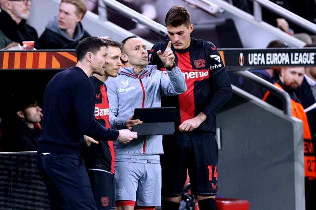 ALONSO Xabier Trainer Team Bayer 04 Leverkusen bei der Einwechslung von SCHICK Patrik und GRIMALDO Alejandro UEFA Europa League Saison 2023 - 2024 Achtelfinale Spiel Bayer 04 Leverkusen - Qarabag 3 : 2 am 15.03. 2024 in Leverkusen DFL REGULATIONS PROHIBIT ANY USE OF PHOTOGRAPHS as IMAGE SEQUENCES and or QUASI-VIDEO Copyright: xLacixPerenyix