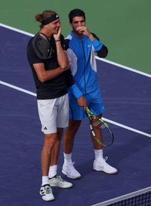 Alexander Zverev of Germany and Carlos Alcaraz of Spain laugh together BNP Paribas Open, Tennis, Day 9, Indian Wells Tennis Garden, California, USA - 14 Mar 2024  Copyright: xEllaxLing Shutterstockx 14386185ct