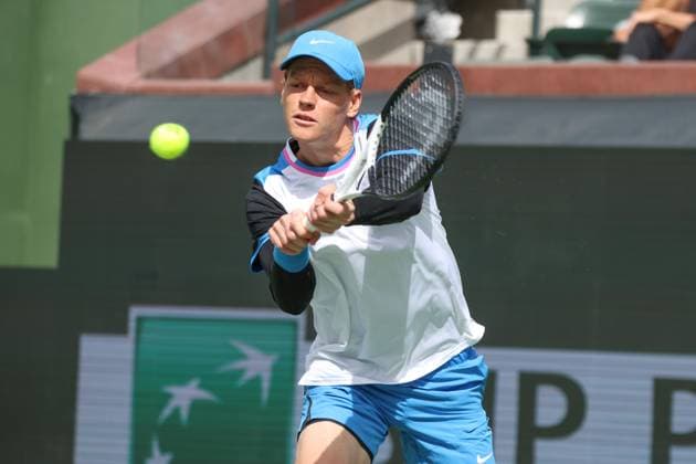 INDIAN WELLS, CA - MARCH 14: Jannik Sinner (ITA) hits a backhand during the BNP Paribas Open on March 14, 2024 at Indian Wells Tennis Garden in Indian Wells, CA. (Photo by George Walker Icon Sportswire) TENNIS: MAR 14 BNP Paribas Open EDITORIAL USE ONLY Icon240314106