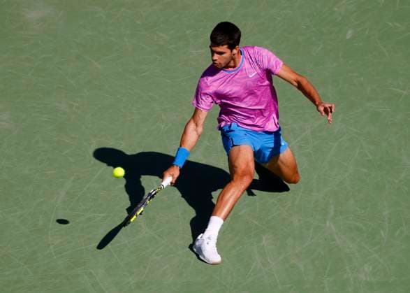 March 14, 2024 Carlos Alcaraz of Spain returns a shot against Alexander Zverev of Germany during the BNP Paribas Open in Indian Wells, CA. CSM Indian Wells United States of America - ZUMAc04_ 20240314_zma_c04_167 Copyright: xCharlesxBausx