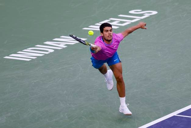 March 14, 2024 Carlos Alcaraz of Spain returns a shot against Alexander Zverev of Germany during the BNP Paribas Open in Indian Wells, CA. CSM Indian Wells United States of America - ZUMAc04_ 20240314_zma_c04_189 Copyright: xCharlesxBausx