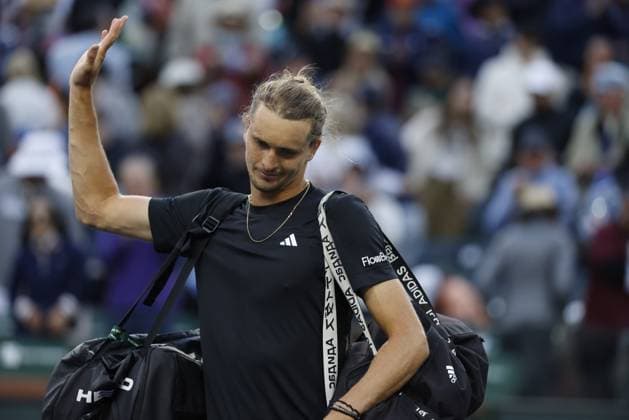 March 14, 2024 Alexander Zverev of Germany acknowledges the crowd after losing his match against Carlos Alcaraz of Spain during the BNP Paribas Open in Indian Wells, CA. CSM Indian Wells United States of America - ZUMAc04_ 20240314_zma_c04_224 Copyright: xCharlesxBausx