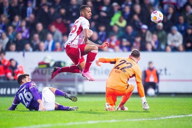 15.03.2024 - Fußball, 2023 2024, 2. Bundesliga, 26. Spieltag, VfL Osnabrück - Fortuna Düsseldorf: (L-R) Dave Gnaase (Osnabrück), Marlon Mustapha (Düsseldorf), Philipp Kühn (Osnabrück) DFL REGULATIONS PROHIBIT ANY USE OF PHOTOGRAPHS AS IMAGE SEQUENCES AND OR QUASI-VIDEO.