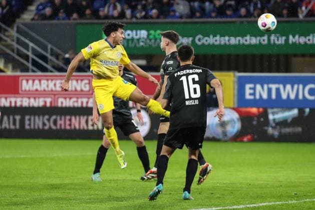 Johan Gomez (Eintracht Braunschweig,44) - 2. Fußball Bundesliga Saison 2023-2024 SC Paderborn vs. Eintracht Braunschweig in der Home Deluxe Arena in Paderborn - Aktion,Fußball,Mann,Männer,Deutschland,15.03.2024