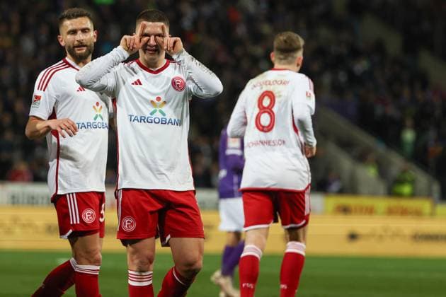 2. Bundesliga - VfL Osnabrück - Fortuna Düsseldorf am 15.03.2024 an der Bremer Brücke in Osnabrück Jubel, Torjubel, Torschuetze, Torschütze Christos Tzolis (Duesseldorf 7) jubelt nach seinem Tor zum 0 zu 1