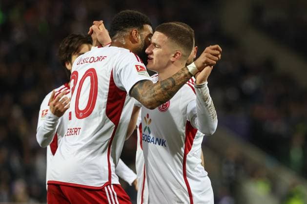 2. Bundesliga - VfL Osnabrück - Fortuna Düsseldorf am 15.03.2024 an der Bremer Brücke in Osnabrück Jubel, Torjubel, Torschuetze, Torschütze Christos Tzolis (Duesseldorf 7) jubelt nach seinem Tor zum 0 zu 1 mit Jamil Siebert (Duesseldorf 20)