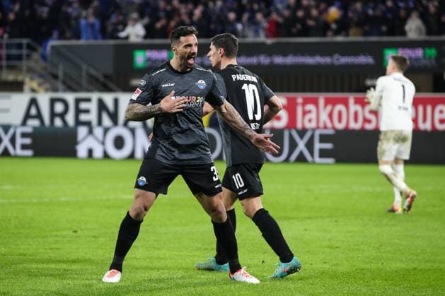 Torjubel - Torschütze Adriano Grimaldi (SC Paderborn,39)) trifft zum 1-1 - 2. Fußball Bundesliga Saison 2023-2024 SC Paderborn vs. Eintracht Braunschweig in der Home Deluxe Arena in Paderborn - Aktion,Fußball,Mann,Männer,Deutschland,15.03.2024