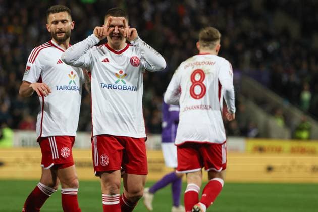 2. Bundesliga - VfL Osnabrück - Fortuna Düsseldorf am 15.03.2024 an der Bremer Brücke in Osnabrück Jubel, Torjubel, Torschuetze, Torschütze Christos Tzolis (Duesseldorf 7) jubelt nach seinem Tor zum 0 zu 1