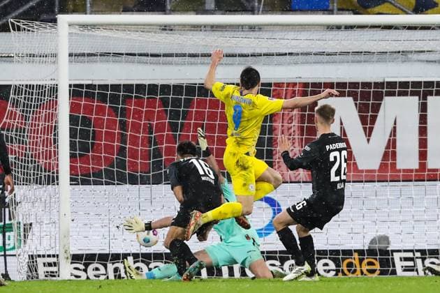 Torschütze Rayan Philippe (Eintracht Braunschweig,9) trifft zum 1-2 - 2. Fußball Bundesliga Saison 2023-2024 SC Paderborn vs. Eintracht Braunschweig in der Home Deluxe Arena in Paderborn - Aktion,Fußball,Mann,Männer,Deutschland,15.03.2024