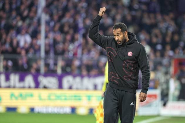 2. Bundesliga - VfL Osnabrück - Fortuna Düsseldorf am 15.03.2024 an der Bremer Brücke in Osnabrück Trainer Daniel Thioune (Duesseldorf) jubelt und freut sich