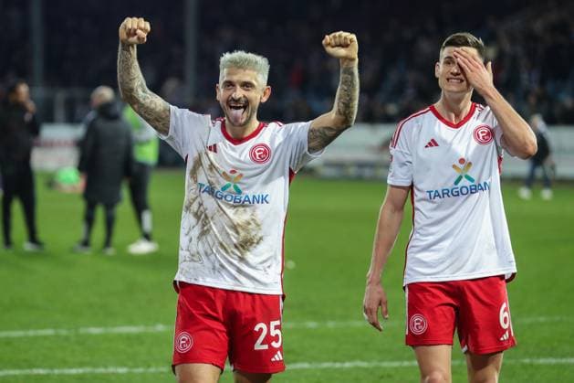2. Bundesliga - VfL Osnabrück - Fortuna Düsseldorf am 15.03.2024 an der Bremer Brücke in Osnabrück Matthias Zimmermann (Duesseldorf 25) jubelt und freut sich über den Sieg