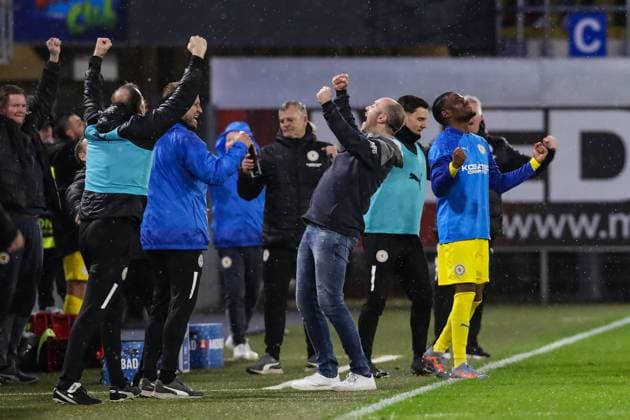 Trainer Daniel Scherning (Eintracht Braunschweig) jubelt nach Spielende über den Sieg - 2. Fußball Bundesliga Saison 2023-2024 SC Paderborn vs. Eintracht Braunschweig in der Home Deluxe Arena in Paderborn - Fußball,Mann,Männer,Deutschland,15.03.2024