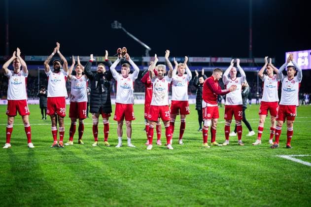 15.03.2024 - Fußball, 2023 2024, 2. Bundesliga, 26. Spieltag, VfL Osnabrück - Fortuna Düsseldorf: Mannschaft (Düsseldorf), (L-R) Vincent Vermeij (Düsseldorf), Jamil Siebert (Düsseldorf), Tim Oberdorf (Düsseldorf), Nicolas Gavory (Duesseldorf), Isak Johannesson (Düsseldorf), Matthias Zimmermann (Düsseldorf), Jona Niemiec (Düsseldorf), Christos Tzolis (Düsseldorf), Dennis Jastrzembski (Düsseldorf), Yannik Engelhardt (Düsseldorf), Shinta Appelkamp (Düsseldorf) DFL REGULATIONS PROHIBIT ANY USE OF PHOTOGRAPHS AS IMAGE SEQUENCES AND OR QUASI-VIDEO.