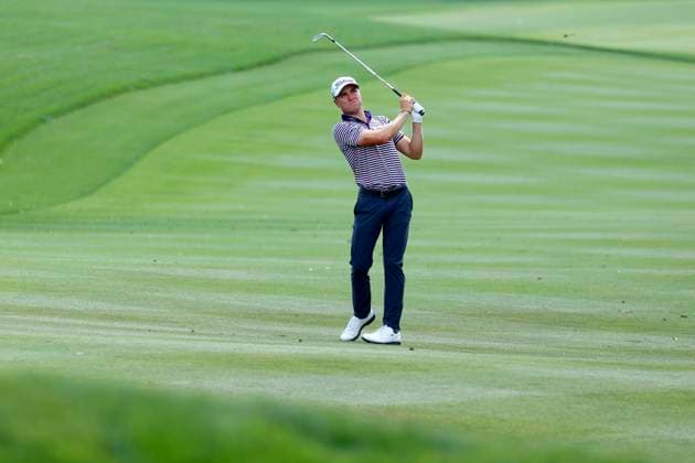 PONTE VEDRA BEACH, FL - MARCH 15: PGA, Golf Herren golfer Justin Thomas hits an iron shot on the 9th hole during The Players Championship on March 15, 2024, at TPC Sawgrass in Ponte Vedra Beach, Florida. (Photo by Brian Spurlock Icon Sportswire) GOLF: MAR 15 PGA THE PLAYERS Championship EDITORIAL USE ONLY Icon24031535