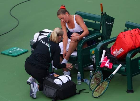 Marta Kostyuk of Ukraine receives a medical time out for her foot BNP Paribas Open, Tennis, Day 10, Indian Wells Tennis Garden, California, USA - 15 Mar 2024  Copyright: xEllaxLing Shutterstockx 14386186ac