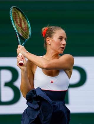 March 15, 2024 Marta Kostyuk of the Ukraine returns a shot against Iga Swiatek of Poland in their Semifinal match during the BNP Paribas Open in Indian Wells, CA. CSM Indian Wells United States of America - ZUMAc04_ 20240315_zma_c04_132 Copyright: xCharlesxBausx