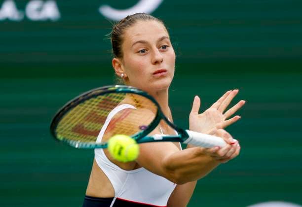Tennis 2024: BNP Paribas Open MAR 15 March 15, 2024 Marta Kostyuk of the Ukraine returns a shot against Iga Swiatek of Poland in their Semifinal match during the BNP Paribas Open in Indian Wells, CA. Charles Baus CSM (Credit Image: Â Charles Baus Cal Media) Indian Wells Ca United States of America EDITORIAL USE ONLY Copyright: xx ZUMA-20240315_zma_c04_158.jpg CharlesxBausx csmphotothree242620