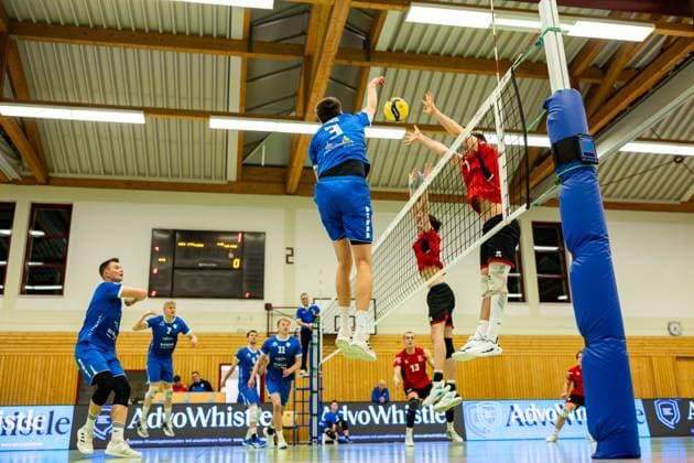 16.03.2024, GER, 2.BL Maenner Sued, Volleyball,Saison 2023 2024, Blue Volleys Gotha - TUS Kriftel Volleyball Assmann, Christoph (Blue Volleys Gotha) Jannik Weber (TUS Kriftel Volleyball) 99867 Gotha Gotha Ernestiner-Sporthalle Sp Thüringen Deutschland