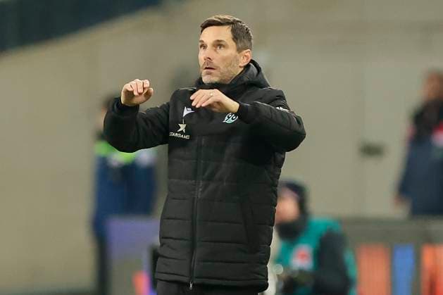 Trainer Stefan Leitl (Hannover 96) gestikuliert, 2. Bundesliga, Hannover 96 vs 1. FC Kaiserslautern, HDI-Arena, 16.03.2024, Hannover, Deutschland.