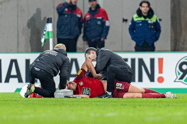 Sport Bilder des Tages Hannover 96 vs. 1. FC Kaiserslautern, Fussball, 2. Bundesliga, 26. Spieltag, 16.03.2024 DFL REGULATIONS PROHIBIT ANY OUSE OF PHOTOGRAPHS AS IMAGE SEQUENCES AND OR QUASI-VIDEO Hannover 96 vs. 1. FC Kaiserslautern, Fussball, 2. Bundesliga, 26. Spieltag, 16.03.2024 Hannover