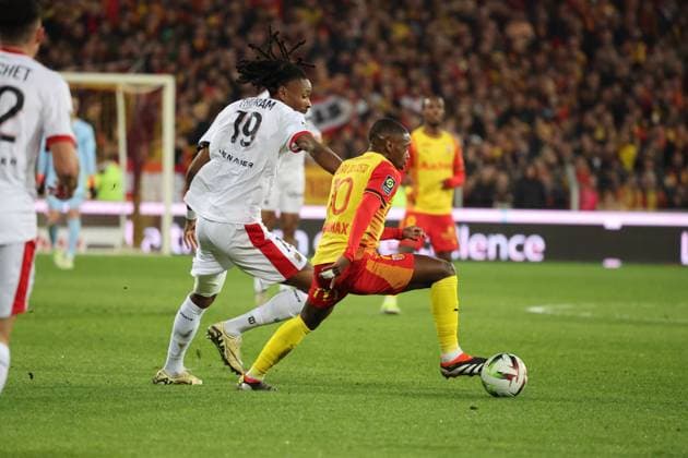 David PEREIRA DA COSTA (RC Lens) et THURAM (OGC Nice) lors du match RC Lens - OGC Nice, Ligue 1, stade Bollaert-Delelis, le 16 mars 2024 FOOTBALL : RC LENS vs NICE - LIGUE 1 - 16 03 2024 LaurentSanson Panoramic 