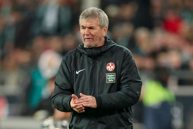 Trainer Friedhelm Funkel (1. FC Kaiserslautern) klatscht in die Haende, 2. Bundesliga, Hannover 96 vs 1. FC Kaiserslautern, HDI-Arena, 16.03.2024, Hannover, Deutschland.