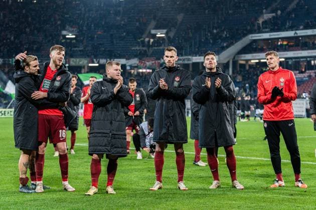 Kenny Prince Redondo (1. FC Kaiserslautern, 11) Filip Stojikovic (1. FC Kaiserslautern, 25) Julian Krahl (1. FC Kaiserslautern, 18) Hannover 96 vs. 1. FC Kaiserslautern, Fussball, 2. Bundesliga, 26. Spieltag, 16.03.2024 DFL REGULATIONS PROHIBIT ANY OUSE OF PHOTOGRAPHS AS IMAGE SEQUENCES AND OR QUASI-VIDEO Hannover 96 vs. 1. FC Kaiserslautern, Fussball, 2. Bundesliga, 26. Spieltag, 16.03.2024 Hannover