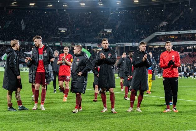 Kenny Prince Redondo (1. FC Kaiserslautern, 11) Filip Stojikovic (1. FC Kaiserslautern, 25) Julian Krahl (1. FC Kaiserslautern, 18) Hannover 96 vs. 1. FC Kaiserslautern, Fussball, 2. Bundesliga, 26. Spieltag, 16.03.2024 DFL REGULATIONS PROHIBIT ANY OUSE OF PHOTOGRAPHS AS IMAGE SEQUENCES AND OR QUASI-VIDEO Hannover 96 vs. 1. FC Kaiserslautern, Fussball, 2. Bundesliga, 26. Spieltag, 16.03.2024 Hannover