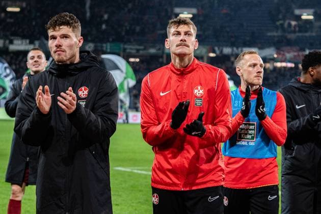 Kenny Prince Redondo (1. FC Kaiserslautern, 11) Filip Stojikovic (1. FC Kaiserslautern, 25) Julian Krahl (1. FC Kaiserslautern, 18) Hannover 96 vs. 1. FC Kaiserslautern, Fussball, 2. Bundesliga, 26. Spieltag, 16.03.2024 DFL REGULATIONS PROHIBIT ANY OUSE OF PHOTOGRAPHS AS IMAGE SEQUENCES AND OR QUASI-VIDEO Hannover 96 vs. 1. FC Kaiserslautern, Fussball, 2. Bundesliga, 26. Spieltag, 16.03.2024 Hannover