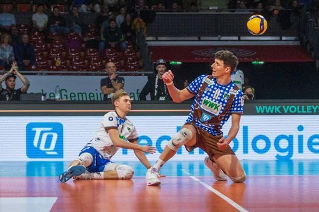 Herrschings 17 Leonard GRAVEN und 11 Theo TIMMERMANN. Volleyball Bundesliga, WWK Volleys Herrsching - SVG Lüneburg 1:3, Playoff Viertelfinale, Saison 2023-2024 , 16.03.2024, in Muenchen, Deutschland. Quelle Copyright Credit : Oryk HAIST