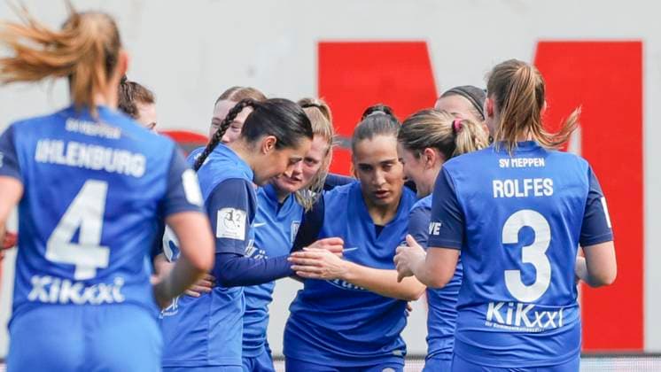 17.03.2024, Hänsch-Arena, Meppen, GER, Fußball, Fußball, 2. Bundesliga, Frauen: SV Meppen vs FC Ingolstadt, Meppener 1:0-Jubel DFL REGULATIONS PROHIBIT ANY USE OF PHOTOGRAPHS AS IMAGE SEQUENCES AND OR QUASI-VIDEO. Meppen Niedersachsen Germany Hänsch-Arena