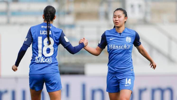 17.03.2024, Hänsch-Arena, Meppen, GER, Fußball, Fußball, 2. Bundesliga, Frauen: SV Meppen vs FC Ingolstadt, Akane Miyoshi (SV Meppen 14) kommt für Selma Licina (SV Meppen 18) ins Spiel DFL REGULATIONS PROHIBIT ANY USE OF PHOTOGRAPHS AS IMAGE SEQUENCES AND OR QUASI-VIDEO. Meppen Niedersachsen Germany Hänsch-Arena