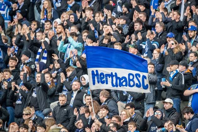 2. Fußball Bundesliga, Hertha BSC vs FC Schalke 04; Berlin, 17.03.2024 Hertha BSC Fans Ultras mit Flagge 2. Fußball Bundesliga, Hertha BSC vs FC Schalke 04, Olympiastadion, Berlin, 17.03.2024 DFL REGULATIONS PROHIBIT ANY USE OF PHOTOGRAPHS AS IMAGE SEQUENCES AND OR QUASI-VIDEO.