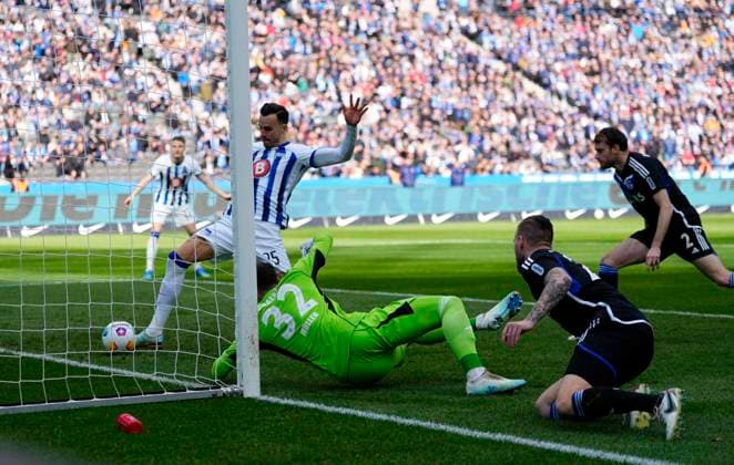 Germany, Berlin, 17.03.2024, Olympic Stadium, Hertha BSC vs FC Schalke 04 - 2. Bundesliga, Haris Tabakovic (Hertha Berlin) scores the teams first goal Berlin Olympic Stadium Berlin Germany