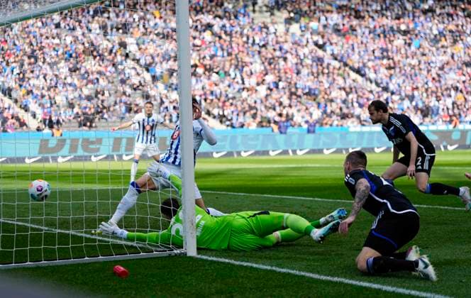 Germany, Berlin, 17.03.2024, Olympic Stadium, Hertha BSC vs FC Schalke 04 - 2. Bundesliga, Haris Tabakovic (Hertha Berlin) scores the teams first goal Berlin Olympic Stadium Berlin Germany