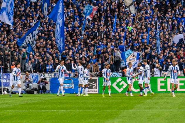 Tor, Treffer, Jubel, Torjubel, Freude, Begeisterung, Haris Tabakovic (Hertha BSC, 25), 2:1, Tor, Hertha BSC - FC Schalke 04, 2. Bundesliga, Fussball, DFB, Spielzeit 2023 2024, 26. Spieltag, Olympia - Stadion Berlin, DFB DFL REGULATIONS PROHIBIT ANY USE OF PHOTOGRAPHS AS IMAGE SEQUENCES AND OR QUASI-VIDEO, 17.03. 2024,