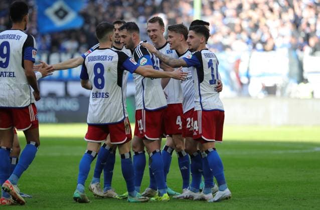 GER, 2. Liga, Hamburger SV vs. SV Wehen Wiesbaden 17.03.2024, Volksparkstadion, Hamburg, GER, 2. Liga, Hamburger SV vs. SV Wehen Wiesbaden im Bild picture shows Torjubel Jubel. Torschütze Torschuetze Miro Muheim (Hamburger SV 28) jubelt ueber das Tor zum 1:0