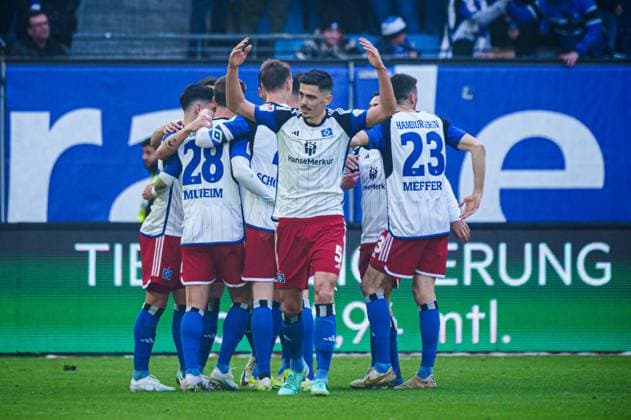 Torjubel Jubel Hamburger SV nach Tor zum 1:0 Miro Muheim (Hamburger SV, 28) GER, Hamburger SV vs. SV Wehen Wiesbaden, Fussball, 2. Bundesliga, Spieltag 26, Saison 2023 2024, 17.03.2024 DFL REGULATIONS PROHIBIT ANY USE OF PHOTOGRAPHS AS IMAGE SEQUENCES AND OR QUASI-VIDEO GER, Hamburger SV vs. SV Wehen Wiesbaden, Fussball, 2. Bundesliga, Spieltag 26, Saison 2023 2024, 17.03.2024 Hamburg