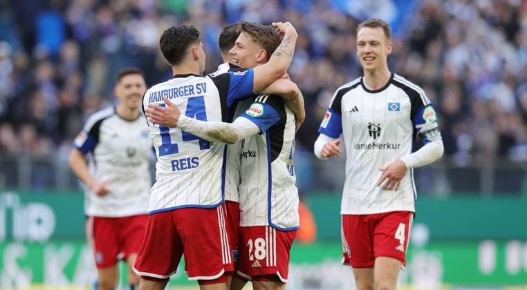 Sport Themen der Woche KW11 Sport Bilder des Tages 2.Liga Saison 2023-2024 26.Spieltag 17.03.2024 Hamburger SV - SV Wehen Wiesbaden im Volksparkstadion 1 - 0 Torjubel v.l.: Ludovit Reis (Hamburger SV), Torschuetze Miro Muheim (Hamburger SV), Sebastian Schonlau (Hamburger SV) DFL REGULATIONS PROHIBIT ANY USE OF PHOTOGRAPHS AS IMAGE SEQUENCES AND OR QUASI-VIDEO *** 2 Liga Season 2023 2024 26 Matchday 17 03 2024 Hamburger SV SV Wehen Wiesbaden at Volksparkstadion 1 0 Goal celebration f l Ludovit Reis Hamburger SV , Goalscorer Miro Muheim Hamburger SV , Sebastian Schonlau Hamburger SV DFL REGULATIONS PROHIBIT ANY USE OF PHOTOGRAPHS AS IMAGE SEQUENCES AND OR QUASI VIDEO