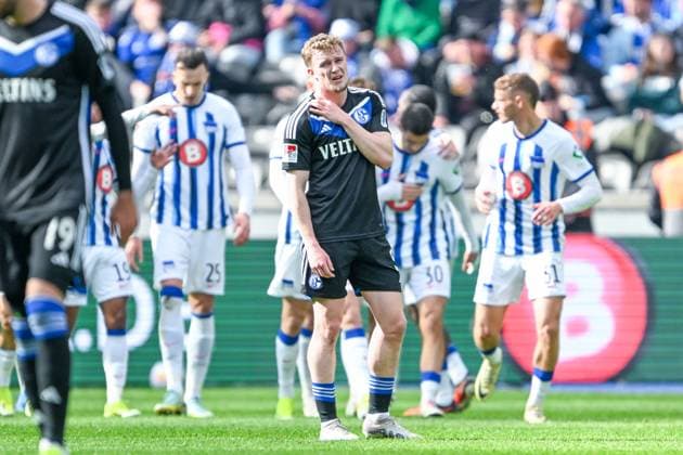 2. Bundesliga - Hertha BSC Berlin - FC Schalke 04 am 17.03.2024 im Olympiastadion in Berlin Derry Murkin (FC Schalke 04) unzufrieden, enttäuscht, enttaeuscht, niedergeschlagen.
