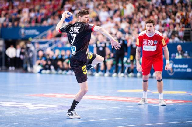 17.03.2024 - Handball, Herren-Länderspiel, Olympia-Qualifikation in Hannover, Österreich Deutschland: Lukas Zerbe (Deutschland) beim Siebenmeter