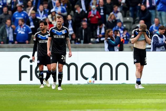 17.03.2024, xtgx, Fussball 2.Bundesliga, Hertha BSC Berlin - FC Schalke 04 emspor, v.l. Tomas Kalas (FC Schalke 04) Derry Murkin (FC Schalke 04) Enttäuscht enttaeuscht traurig frustriert ratlos (DFL DFB REGULATIONS PROHIBIT ANY USE OF PHOTOGRAPHS as IMAGE SEQUENCES and or QUASI-VIDEO) Berlin