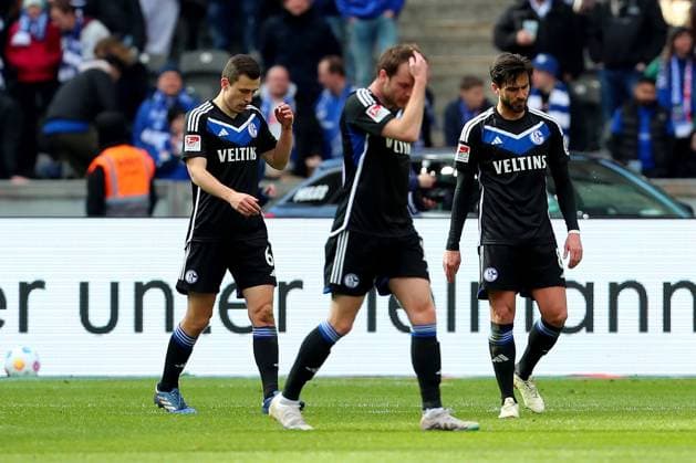 17.03.2024, xtgx, Fussball 2.Bundesliga, Hertha BSC Berlin - FC Schalke 04 emspor, v.l. Schalker Enttäuschung nach dem Tor zum 3:2 durch Marten Winkler (Hertha BSC Berlin) (DFL DFB REGULATIONS PROHIBIT ANY USE OF PHOTOGRAPHS as IMAGE SEQUENCES and or QUASI-VIDEO) Berlin
