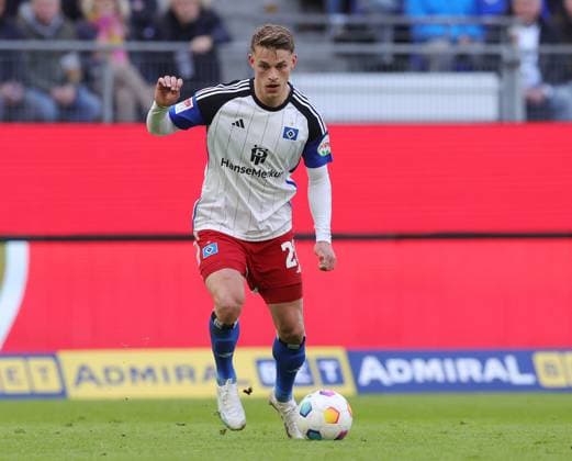 2.Liga Saison 2023-2024 26.Spieltag 17.03.2024 Hamburger SV - SV Wehen Wiesbaden im Volksparkstadion <Miro Muheim (Hamburger SV) DFL REGULATIONS PROHIBIT ANY USE OF PHOTOGRAPHS AS IMAGE SEQUENCES AND OR QUASI-VIDEO