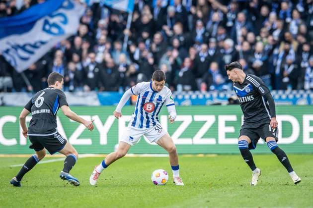 2. Fußball Bundesliga, Hertha BSC vs FC Schalke 04; Berlin, 17.03.2024 Ibrahim Maza (Hertha BSC, 30), Yusuf Kabadayi (FC Schalke 04, 17) 2. Fußball Bundesliga, Hertha BSC vs FC Schalke 04, Olympiastadion, Berlin, 17.03.2024 DFL REGULATIONS PROHIBIT ANY USE OF PHOTOGRAPHS AS IMAGE SEQUENCES AND OR QUASI-VIDEO.