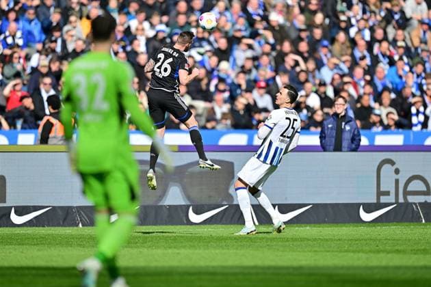 Tomas Kalas (Werder Bremen, 26), Kopfball, Haris Tabakovic (Hertha BSC, 25), GER, Hertha BSC vs. Schalke 04, Fussball Herren, 2. Bundesliga, Saison 2023 2024, 26. Spieltag, 17.03.2024. (DFL REGULATIONS PROHIBIT ANY USE OF PHOTOGRAPHS AS IMAGE SEQUENCES AND OR QUASI - VIDEO). GER, Hertha BSC vs. Schalke 04, Fussball Herren, 2. Bundesliga, Saison 2023 2024, 26. Spieltag, 17.03.2024. Berlin