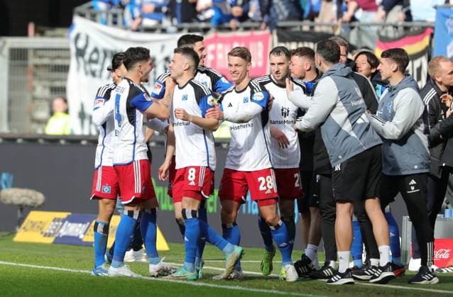 GER, 2. Liga, Hamburger SV vs. SV Wehen Wiesbaden 17.03.2024, Volksparkstadion, Hamburg, GER, 2. Liga, Hamburger SV vs. SV Wehen Wiesbaden im Bild picture shows Torjubel Jubel. Torschütze Torschuetze Laszlo Benes (Hamburger SV 08) jubelt ueber das Tor zum 2:0